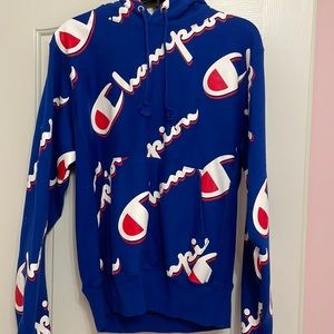 champion logo hoodie!